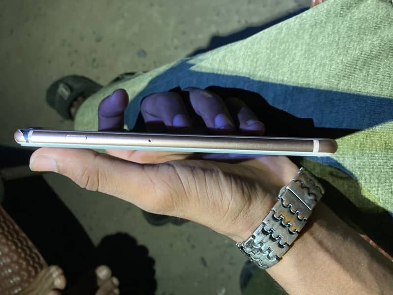 Apple iPhone 8 Plus 3