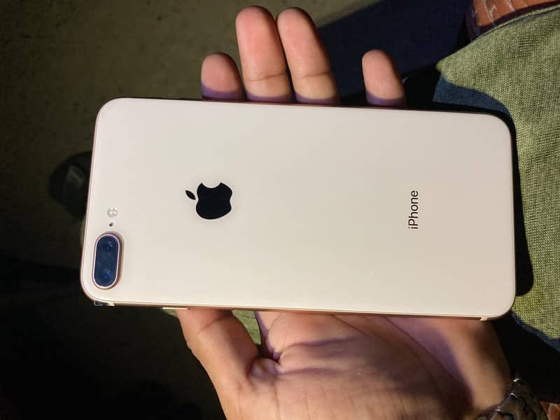 Apple iPhone 8 Plus 5