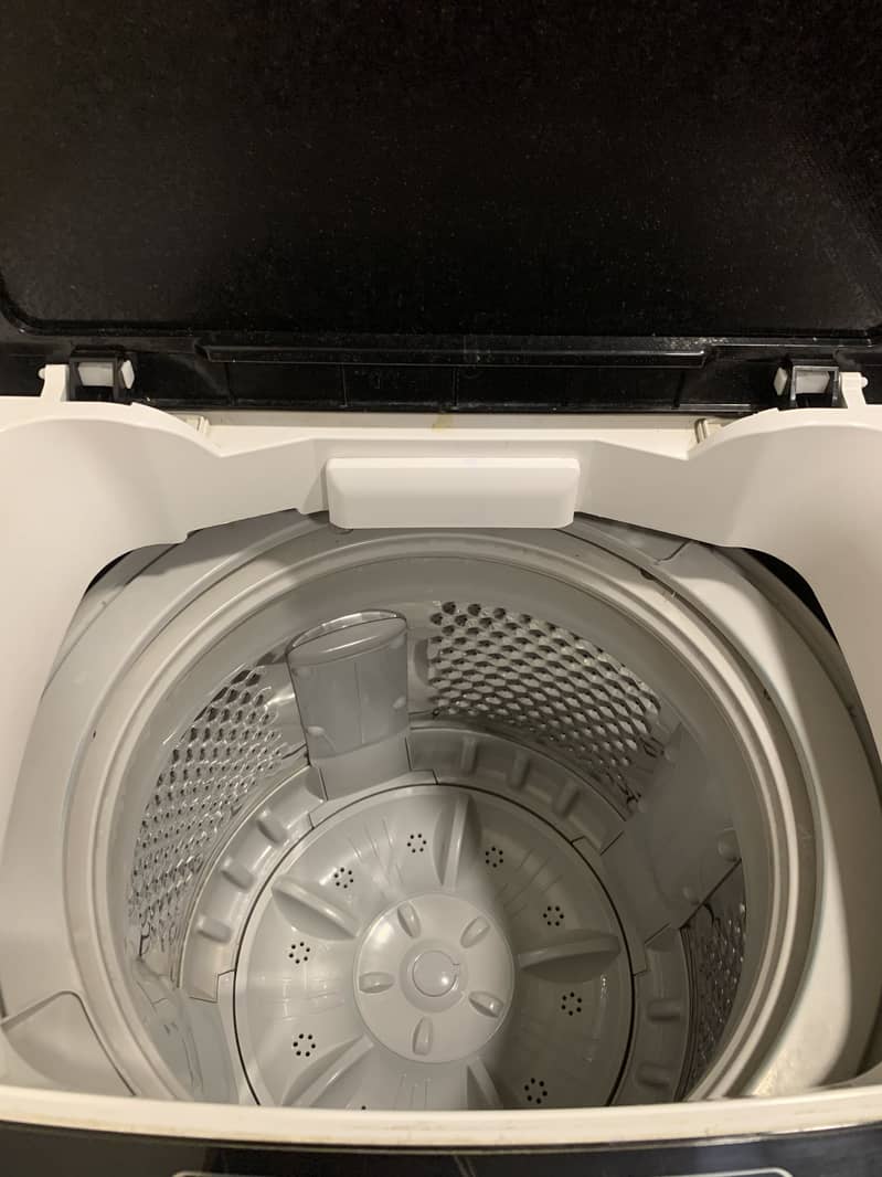 Dawlance Automatic Washing Machine 1