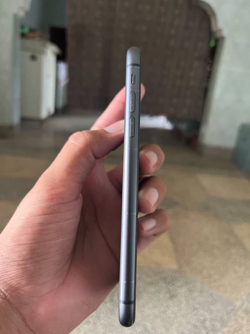Apple iPhone 11 0