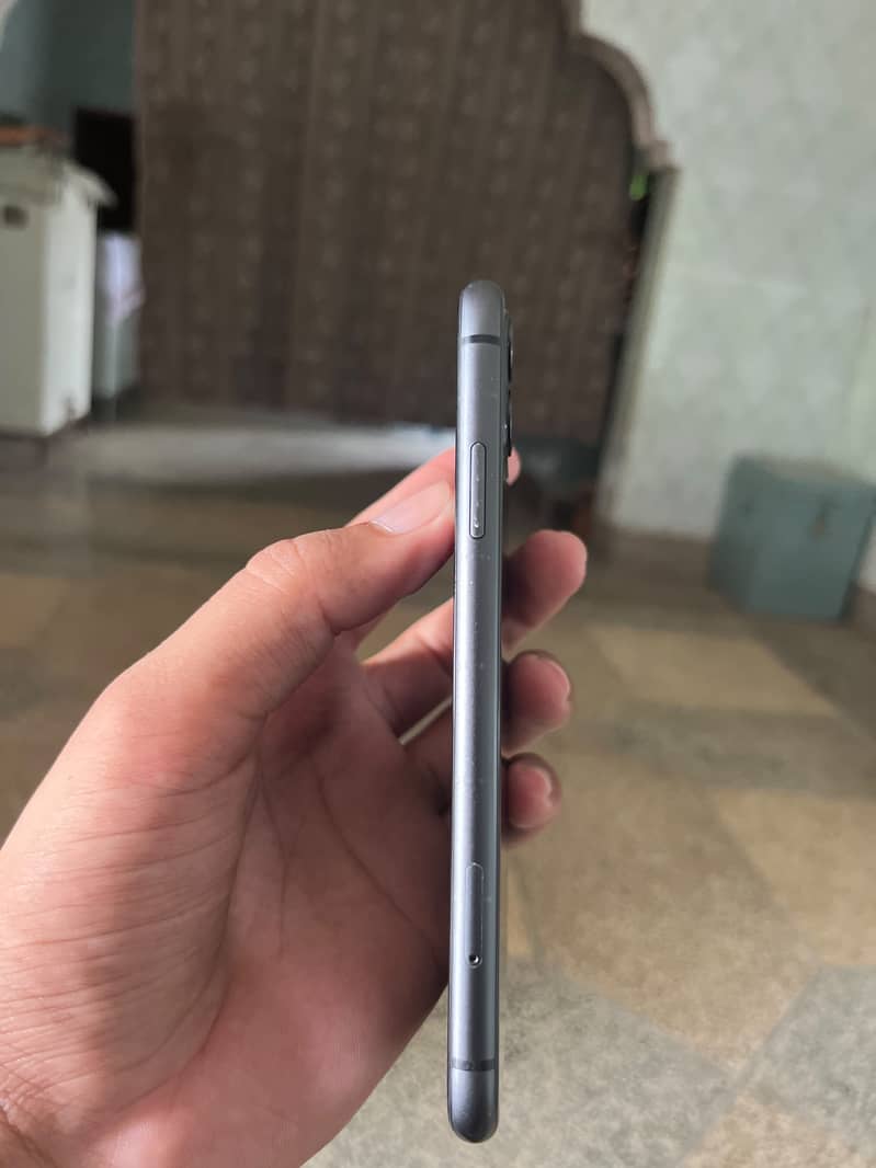 Apple iPhone 11 2