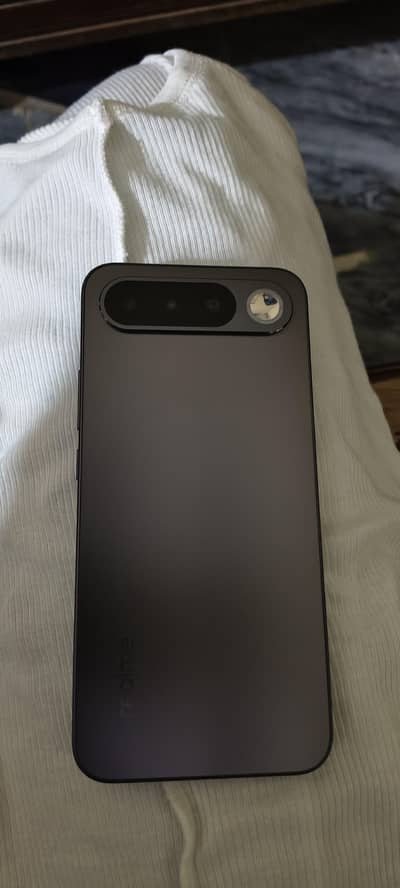 Realme. 16.5g