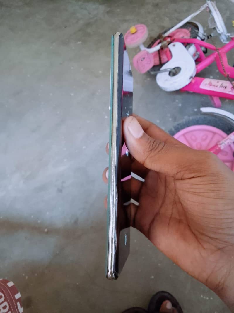 Infinix Note 40 Pro 5