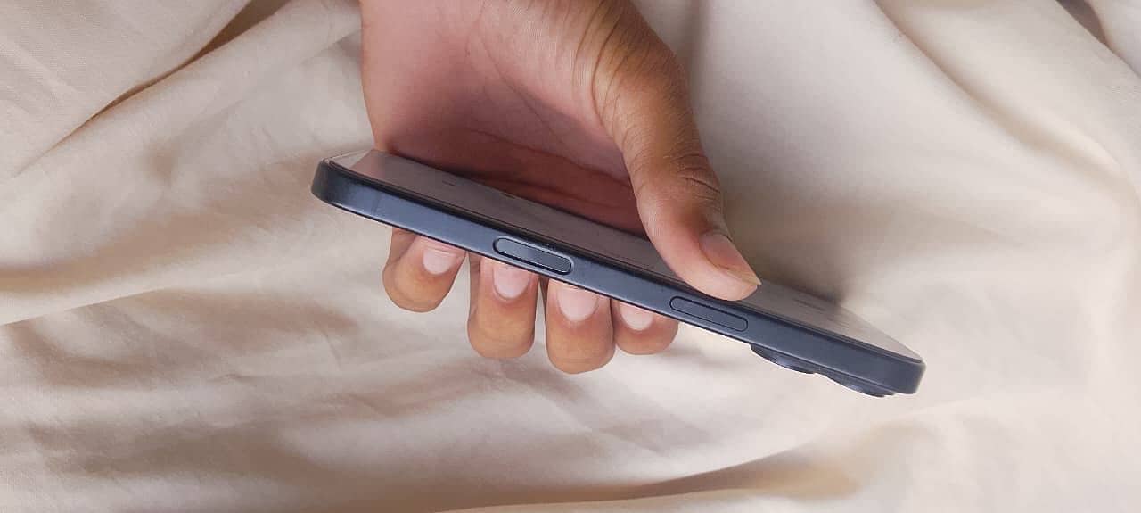 Apple iPhone 16 1