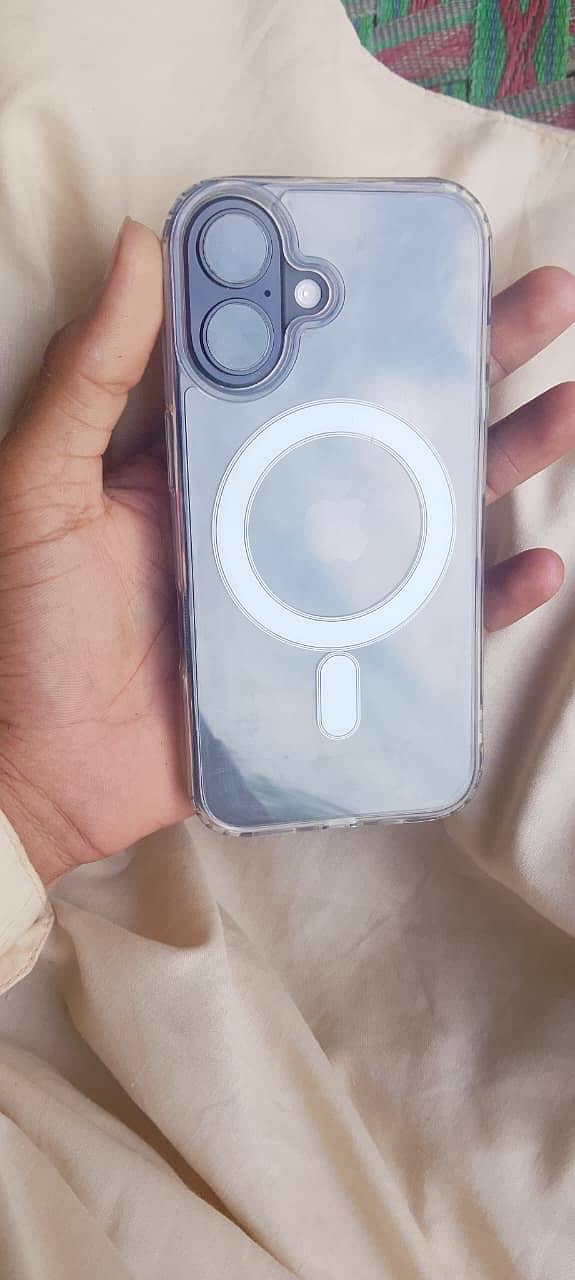 Apple iPhone 16 2