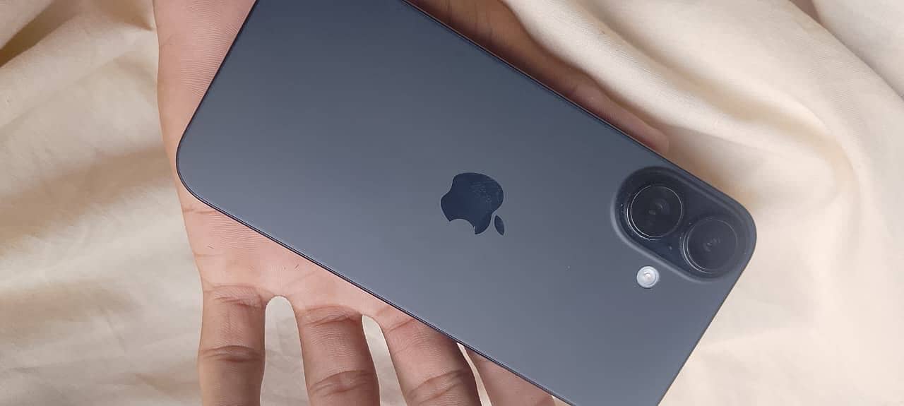 Apple iPhone 16 3