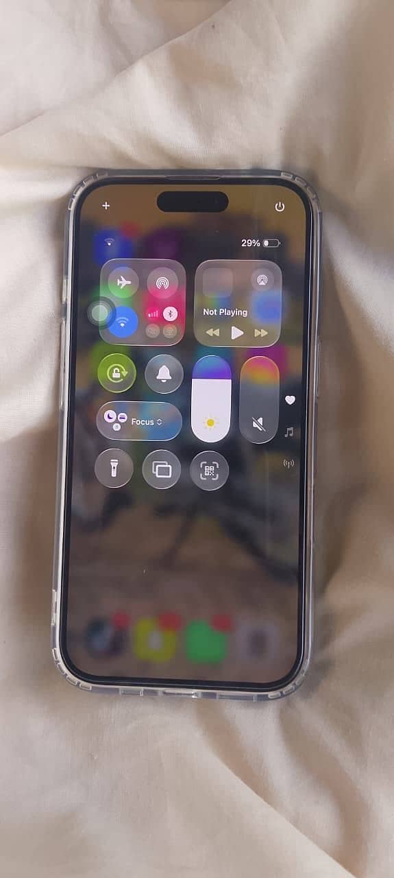 Apple iPhone 16 7