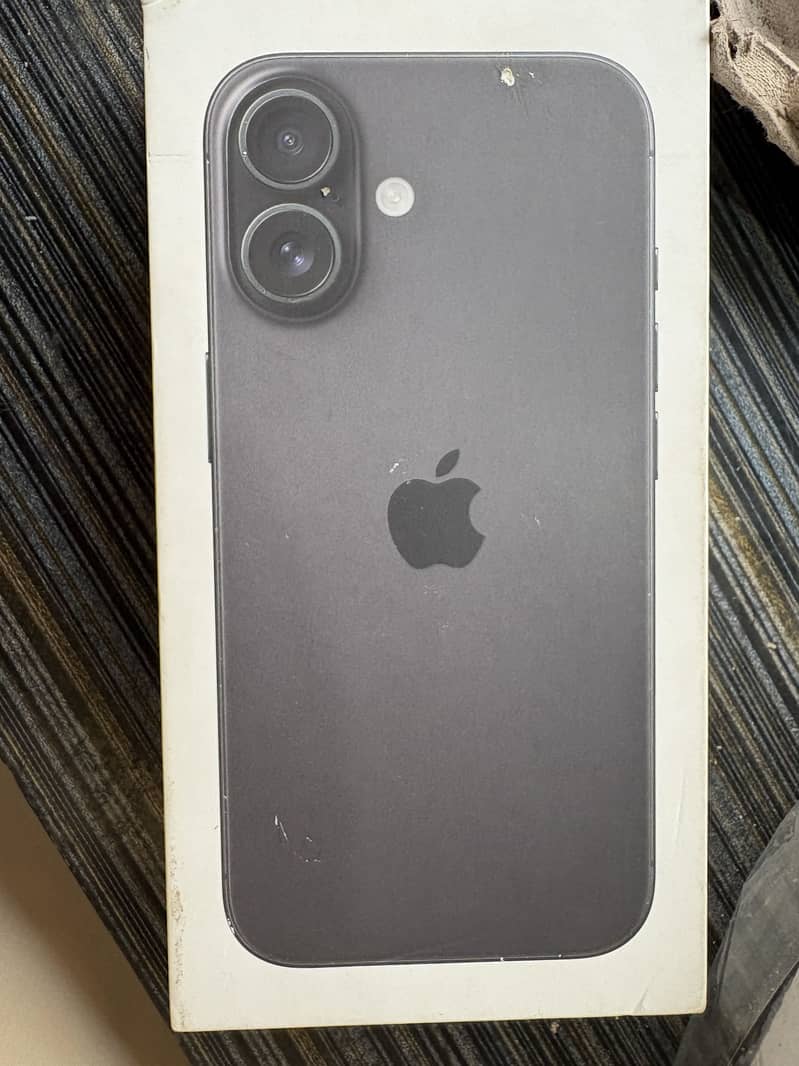 Apple iPhone 16 9