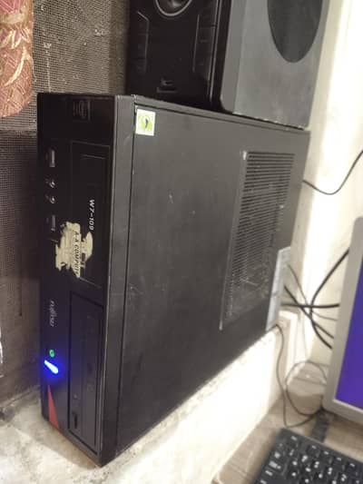 FUJITSU ESPRIMO E420 E85+