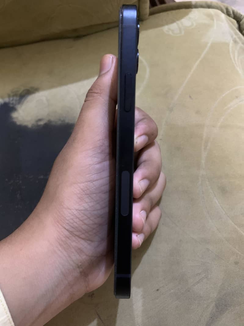 Apple iPhone 12 8