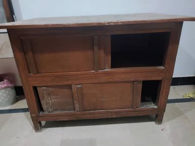 wood tables cloth pressing