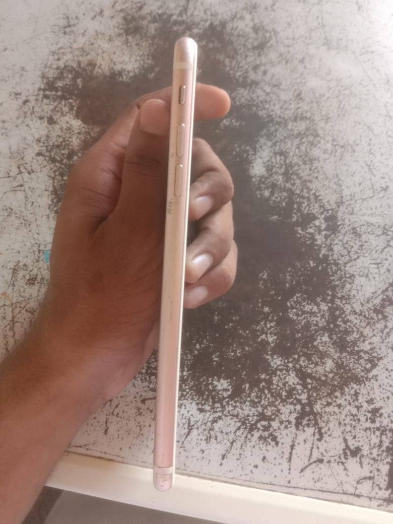 Apple iPhone 7 Plus 4