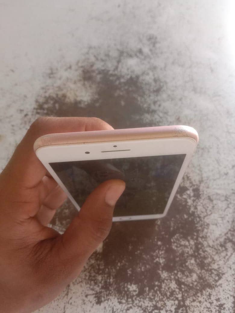 Apple iPhone 7 Plus 5