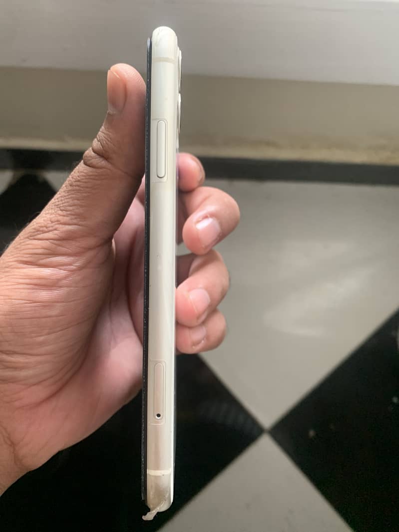 Apple iPhone 11 1