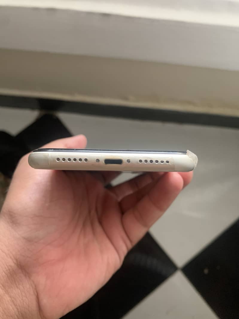 Apple iPhone 11 5