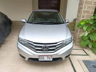 Honda City 2015 Manual Outclass Condition 1st Owner in DHA Karachi