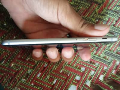 Apple iPhone 6S
