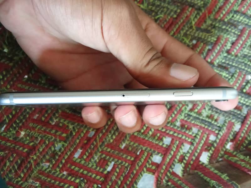 Apple iPhone 6S 3