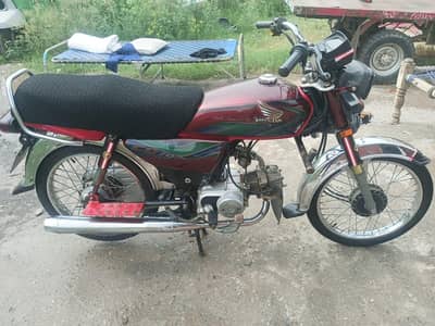 Honda 70cc hai bohat achi condition hai