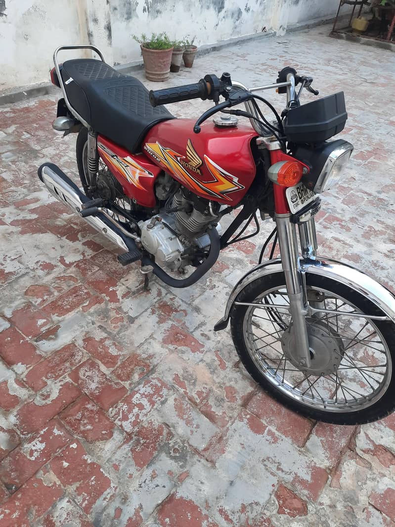 125 2013 ماڈل اچھی کنڈیش 1