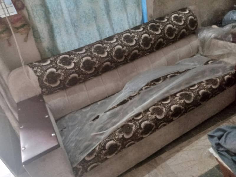 6 سیٹر صوفہ سیٹ برائے فروخت — اچھی حالت 1