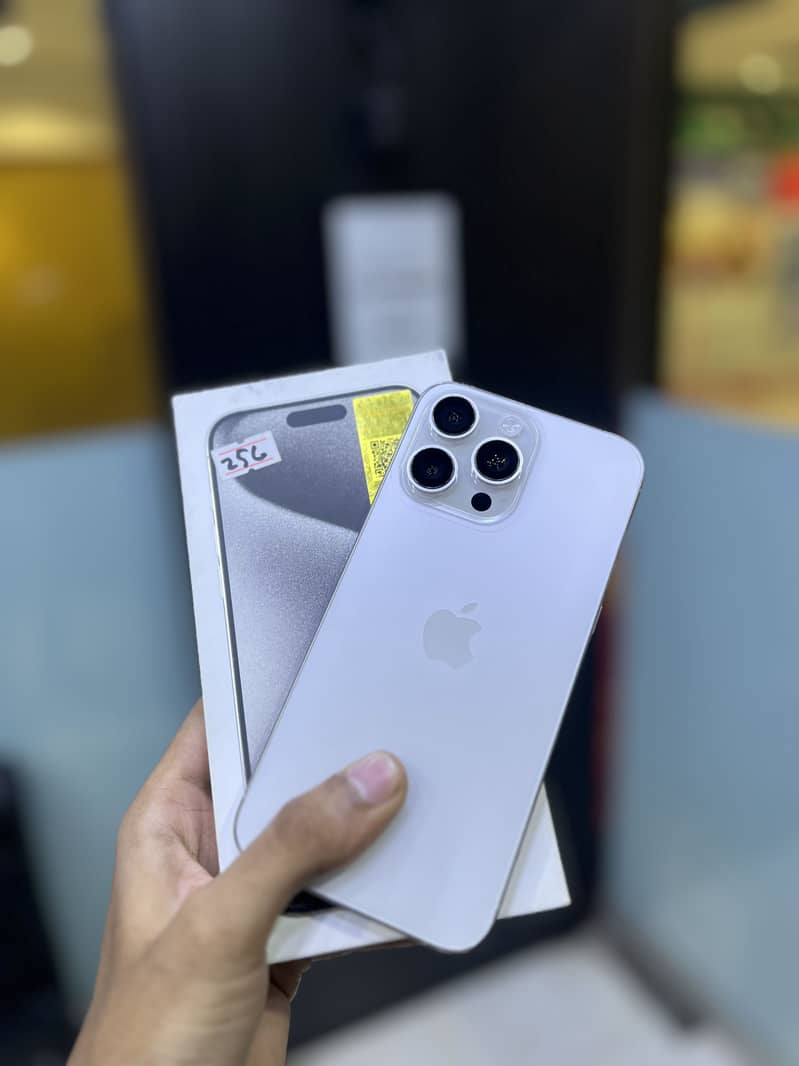 IPhone 15 pro max 0