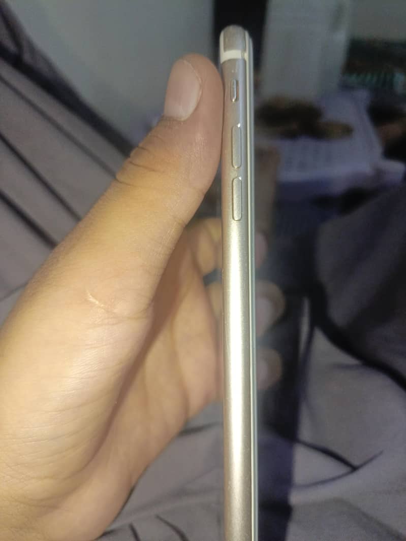 Apple iPhone 7 Plus 2