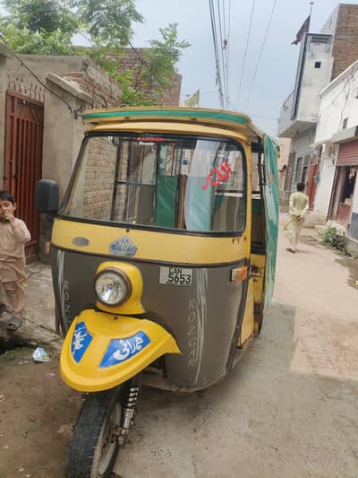 Rozgar Auto Rickshaw