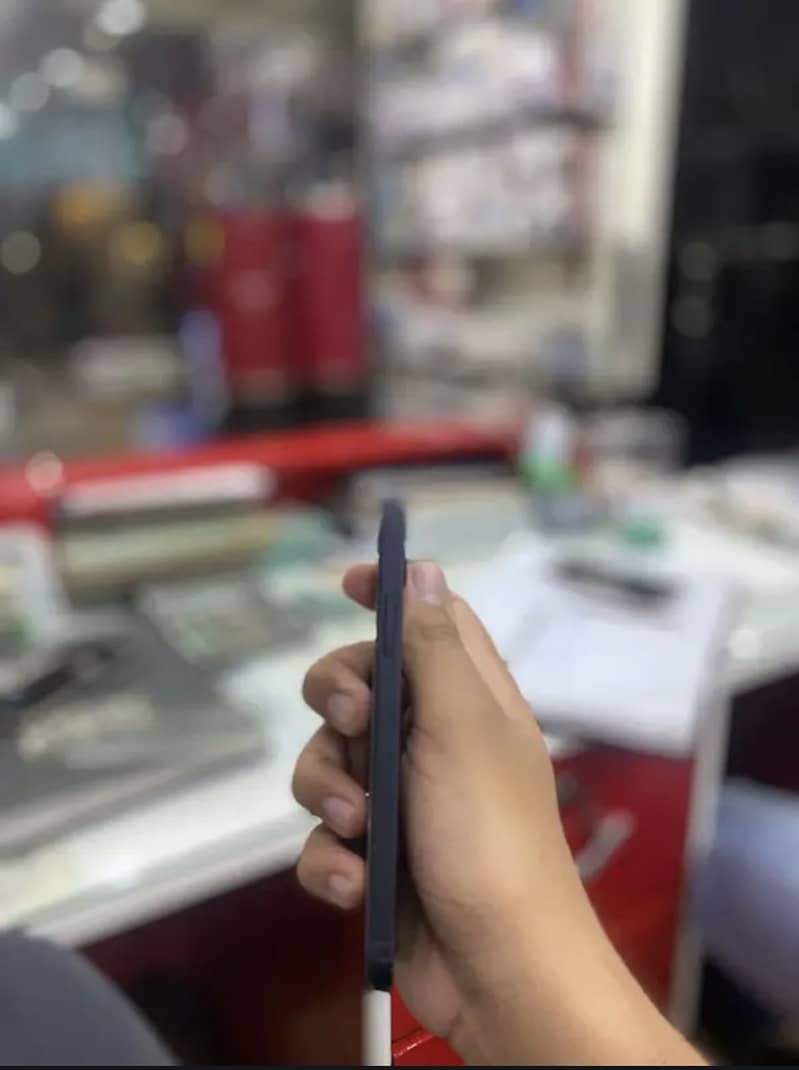 Apple iPhone 12 3