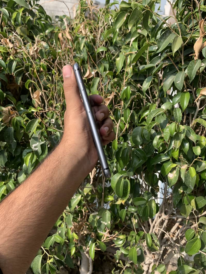 Apple iPhone 8 Plus 2