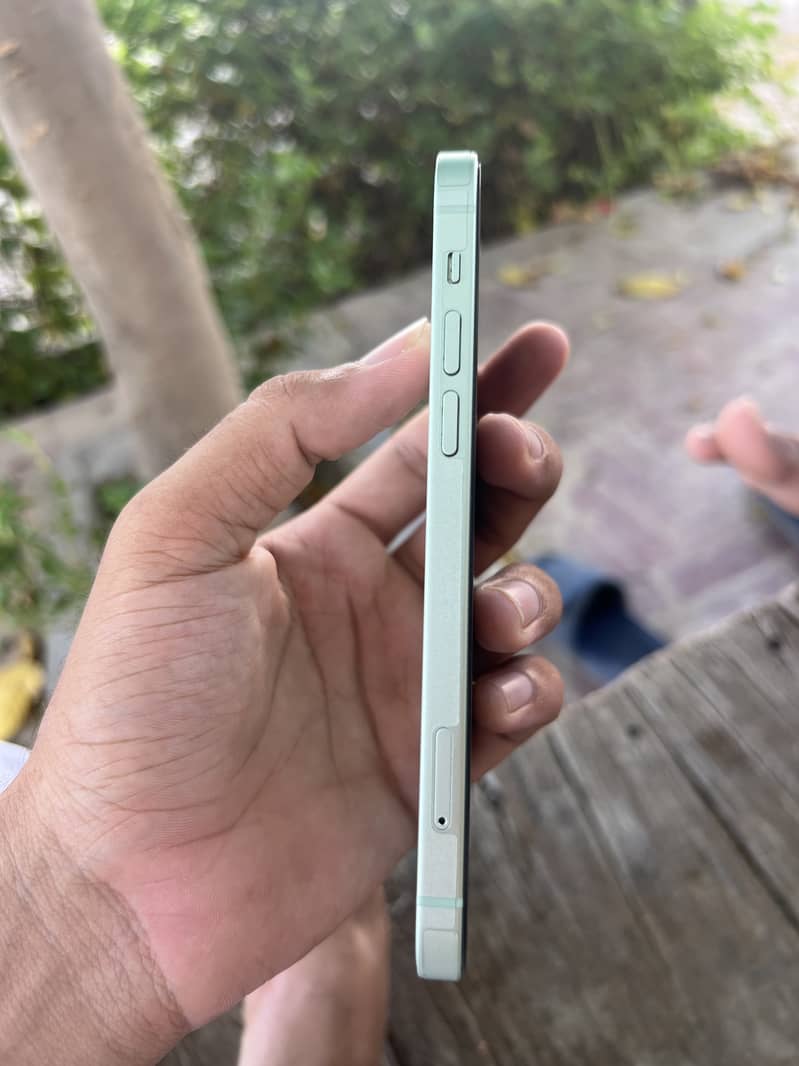 Apple iPhone 12 1