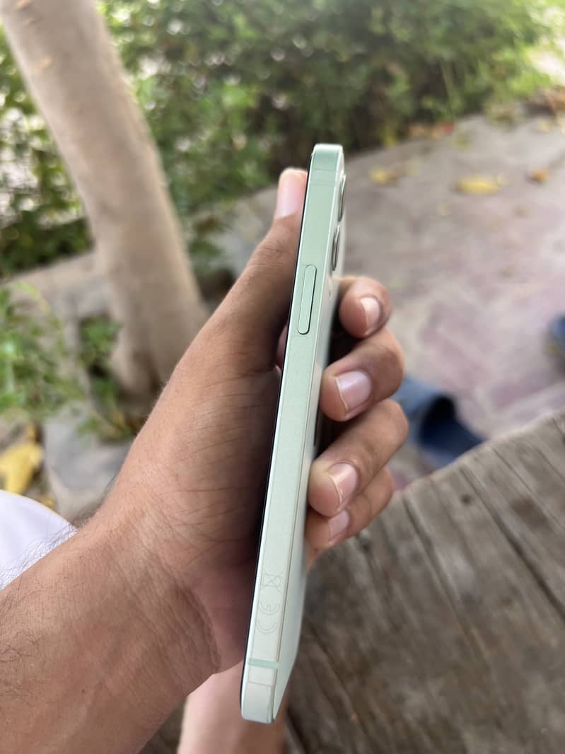Apple iPhone 12 2
