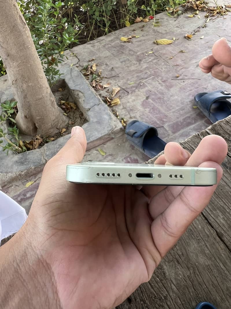 Apple iPhone 12 3