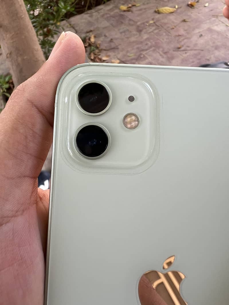 Apple iPhone 12 5