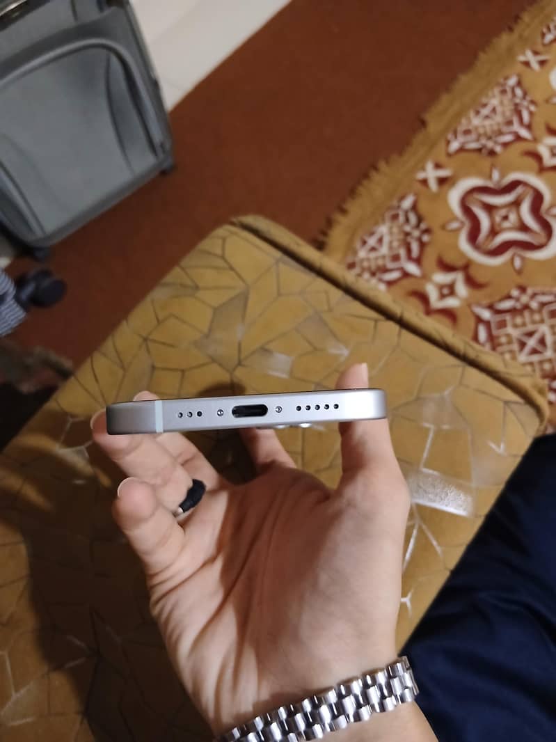 Apple iPhone 15 3