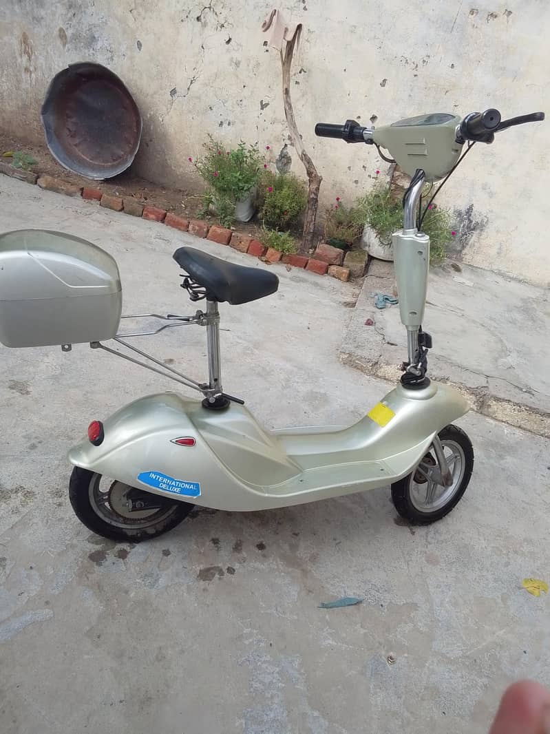 scooty 1