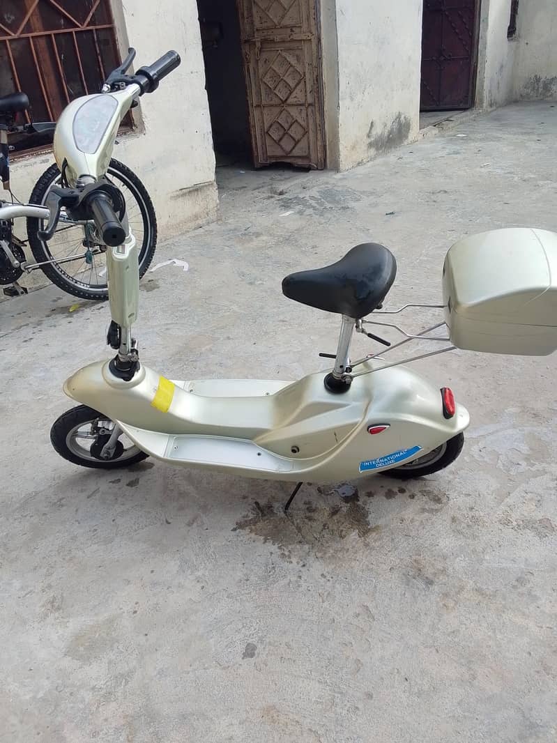 scooty 2