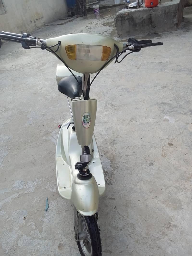 scooty 3