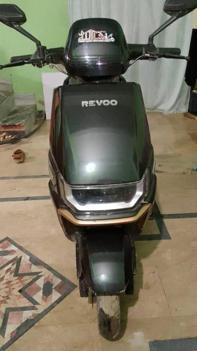 Revoo A-12 Box