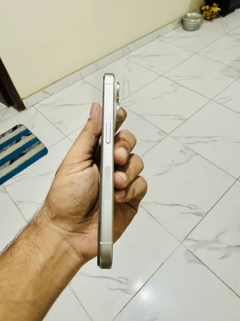Apple iPhone 15 Pro 1