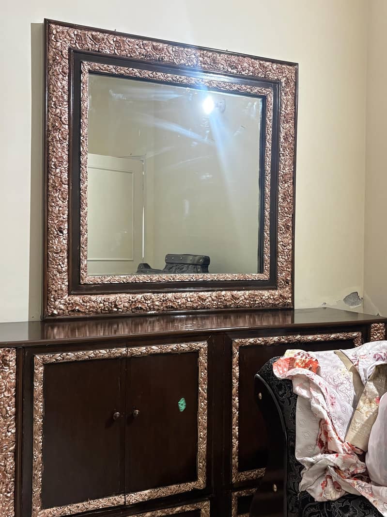 king bed with dressing table 2