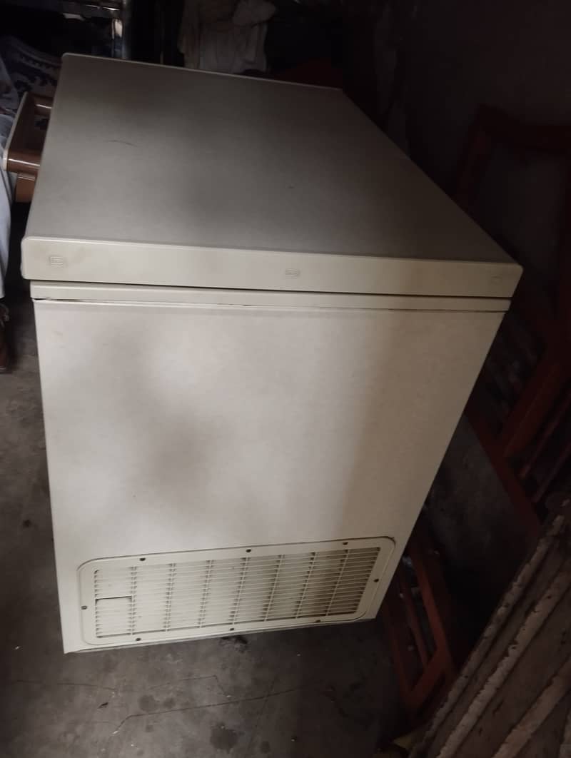 Dawlance deep freezer 2