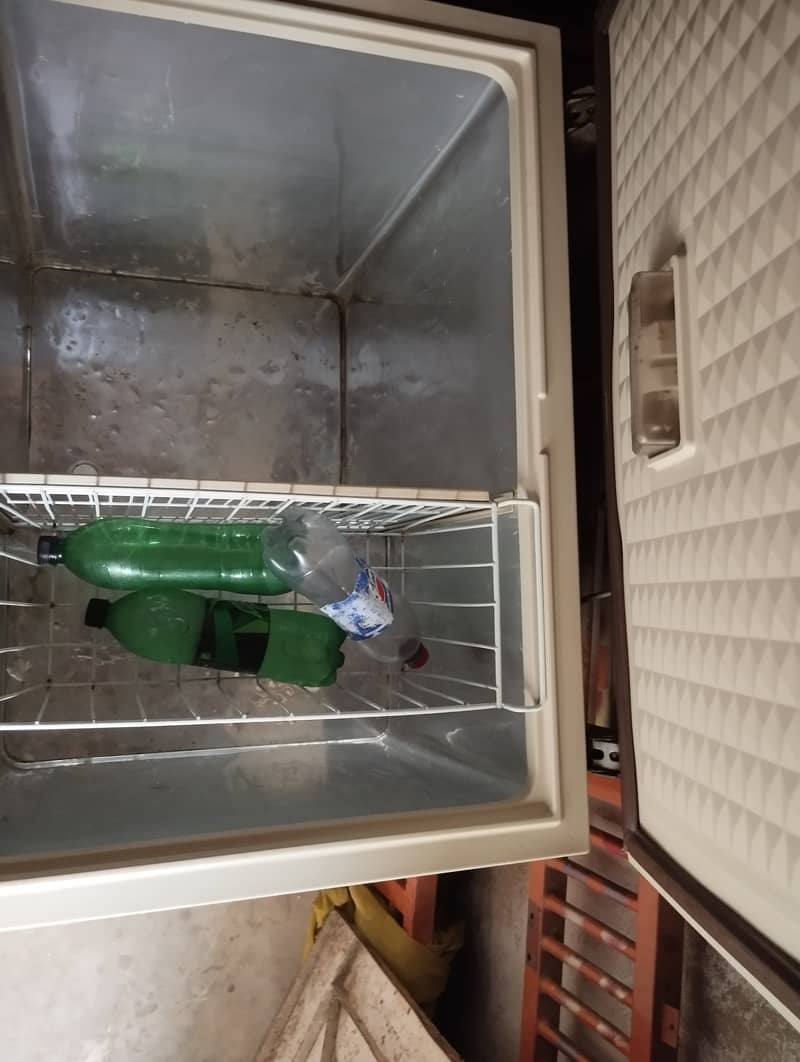 Dawlance deep freezer 4