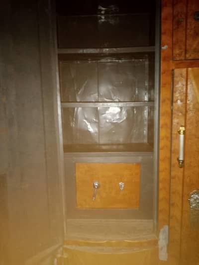 2 door iron wardrobe  for sale good condition