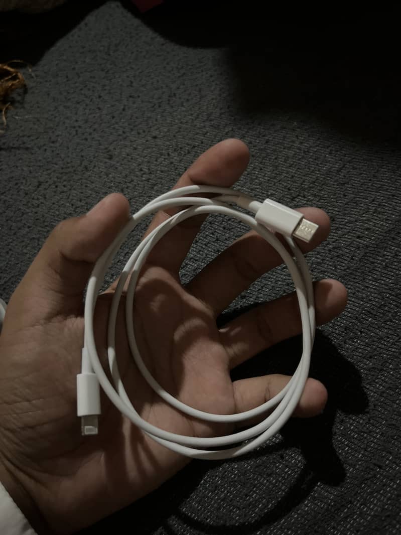 Apple iPhone 13 8