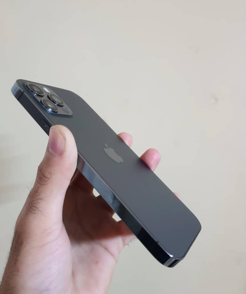 Apple iPhone 12 Pro 2