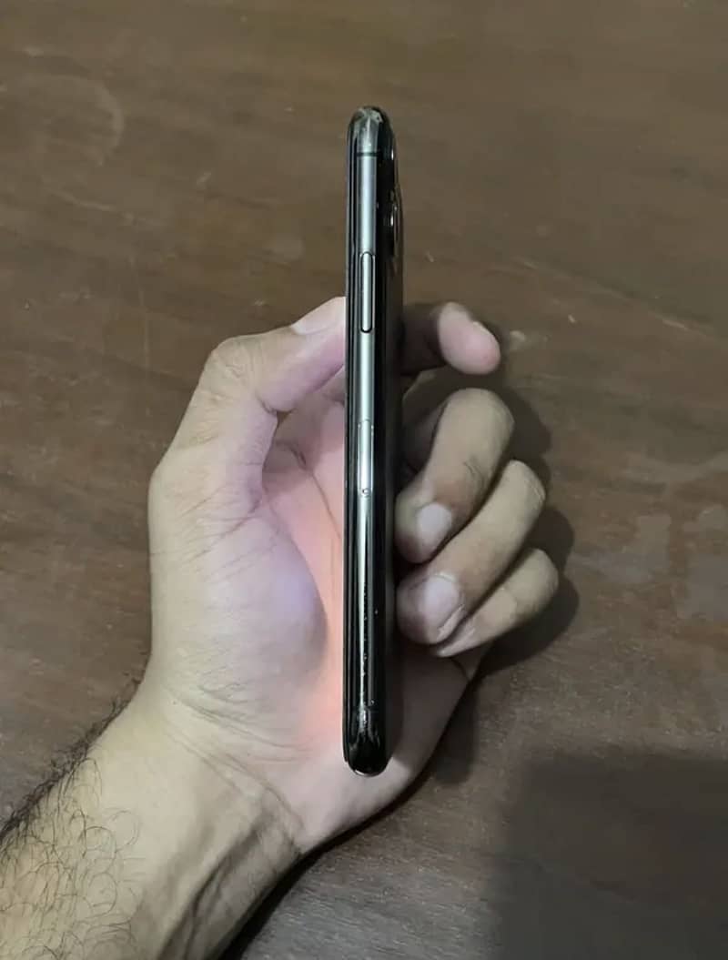 Apple iPhone 11 Pro 3