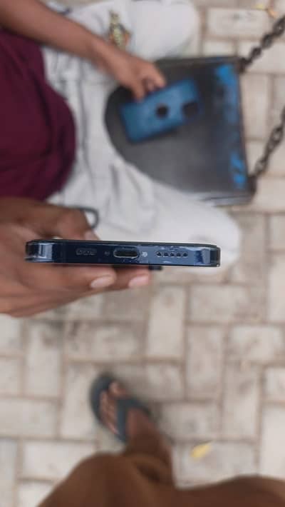 Apple iPhone 12