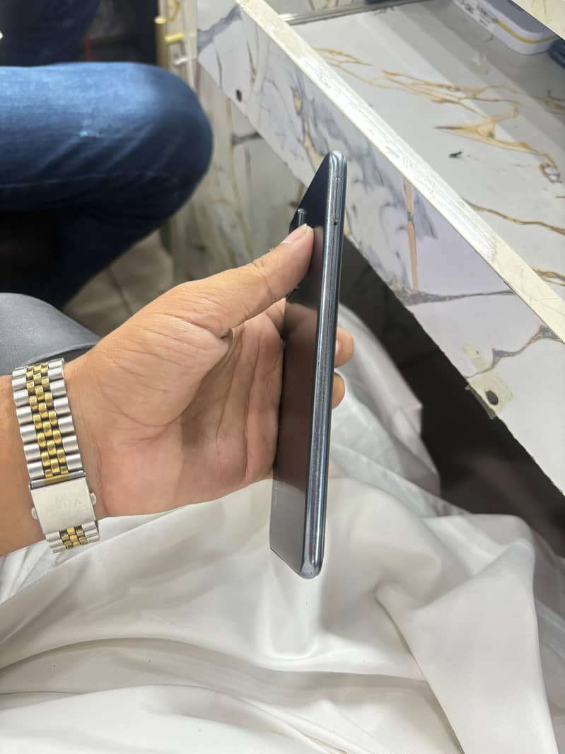 Vivo V21e 1