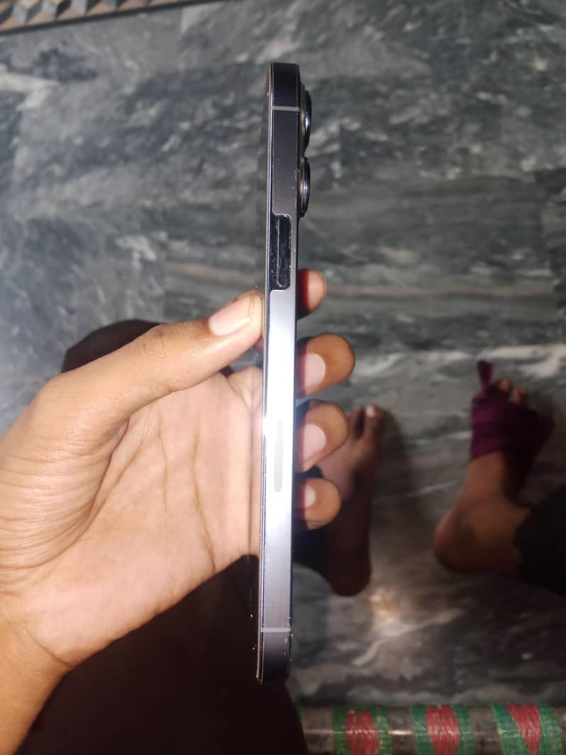 Apple iPhone 13 Pro Max 6